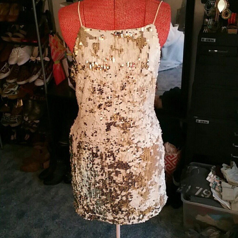 Two tone flip sequin mini dress. Gold and white